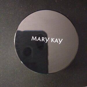 Mary Kay Silky Setting Powder Medium Ivory